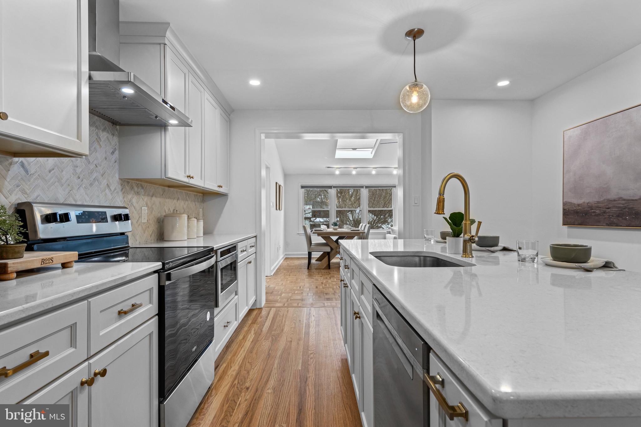 300 Barry Lane Wallingford, PA 19086 - Photo 5 of 52