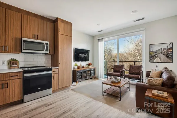 $2,164 | 1028 Stitch Bnd Way, Unit LONGLEAF, Charlotte, NC 28206