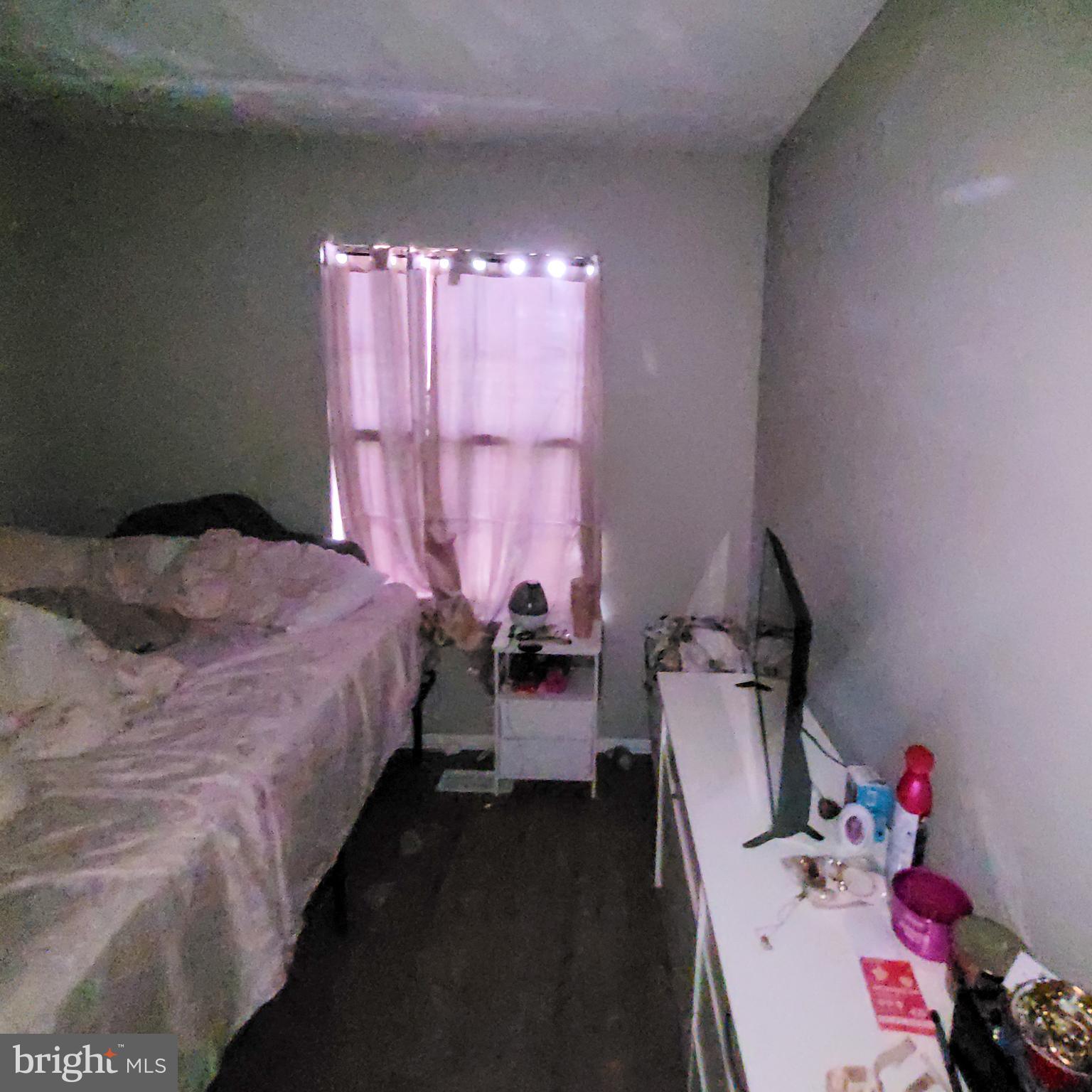 672 Yorkshire Drive Edgewood, MD 21040 - Photo 20 of 35 a bedroom with a bed and a window