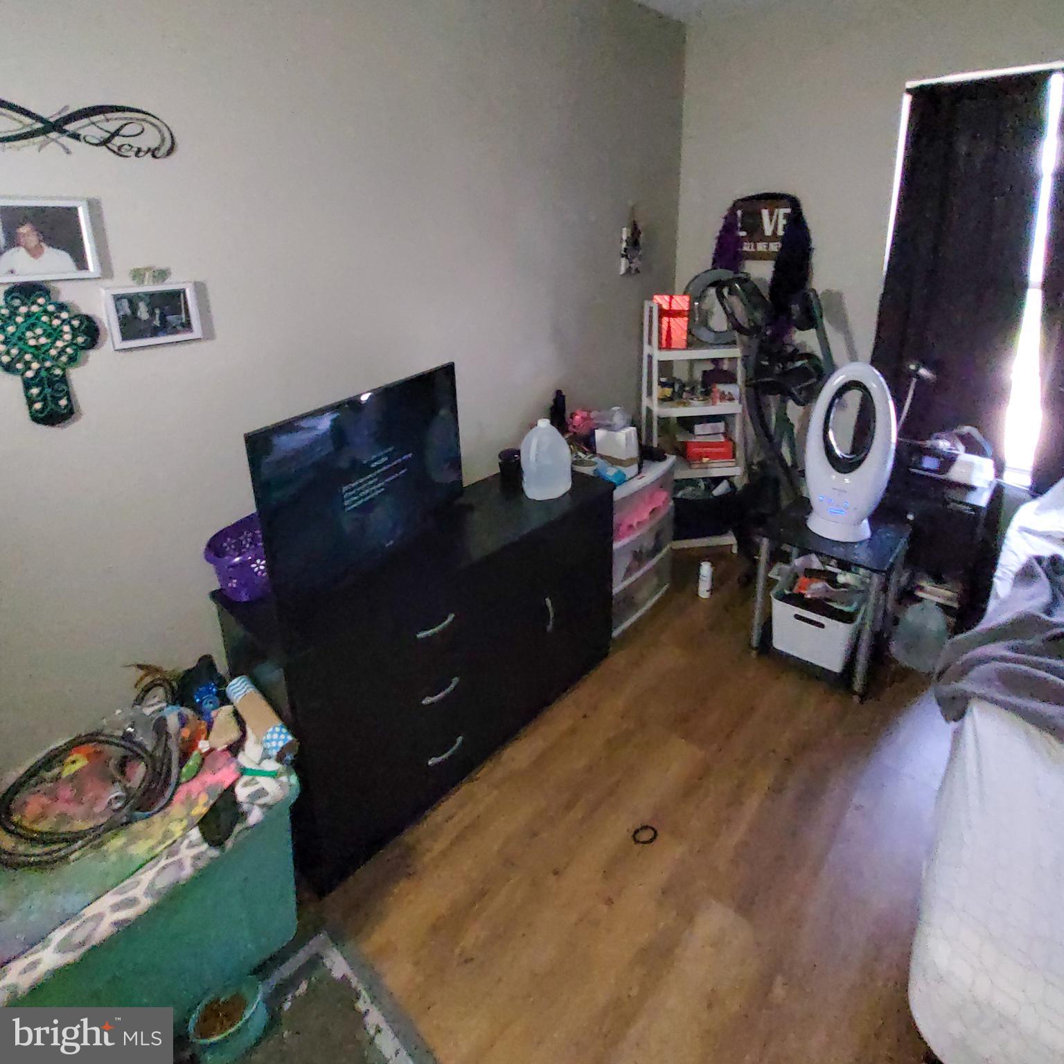 672 Yorkshire Drive Edgewood, MD 21040 - Photo 23 of 35 a view of livingroom with toys