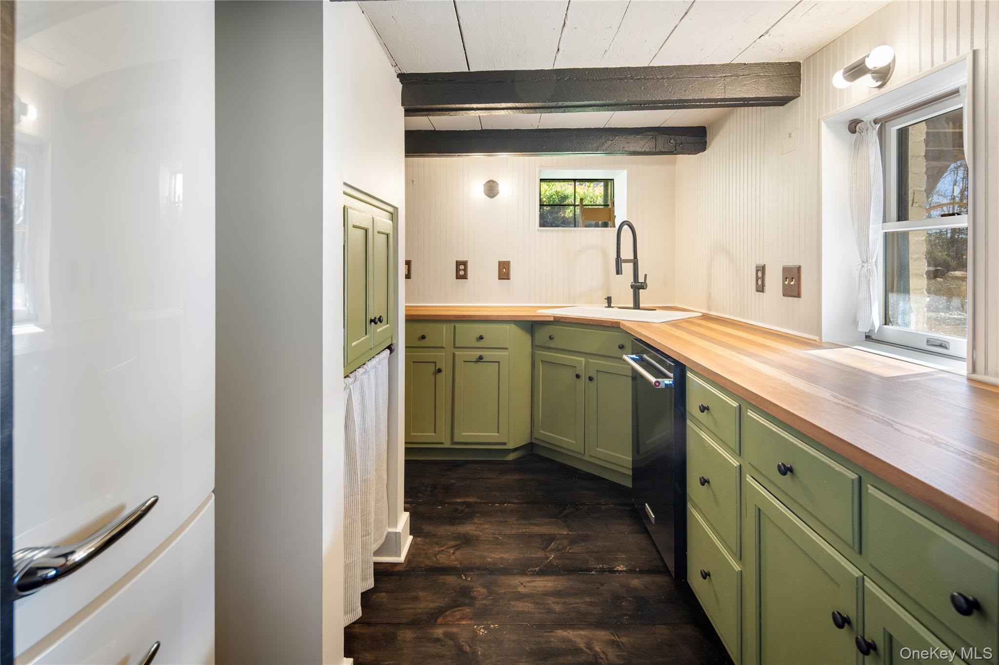 689 South Mountain Road New City, NY 10956 - Photo 20 of 28 a kitchen with a sink and cabinets