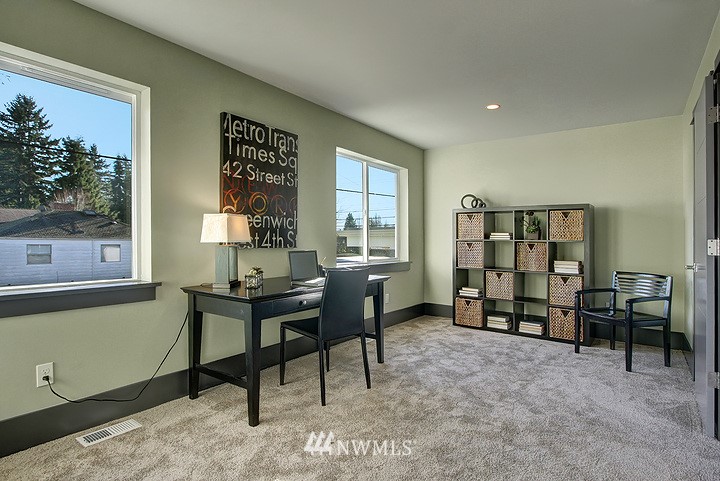 1324 North 100th Street Seattle, WA 98133 - Photo 13 of 20