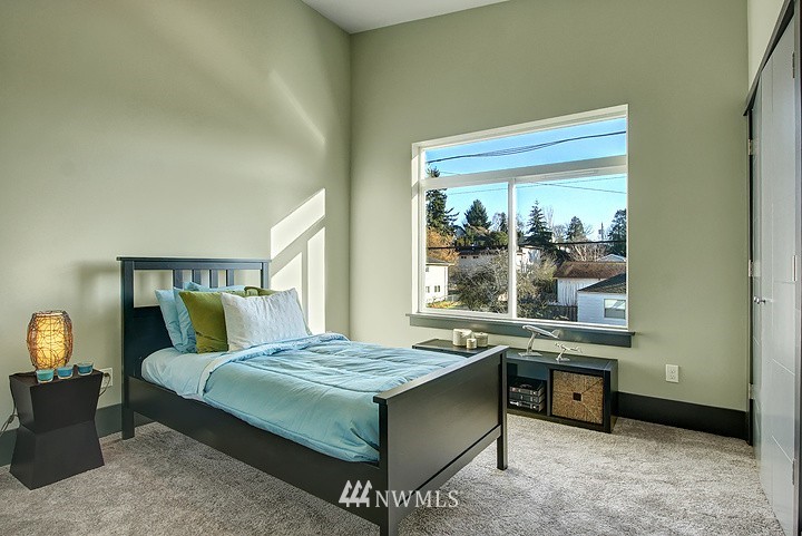 1324 North 100th Street Seattle, WA 98133 - Photo 14 of 20
