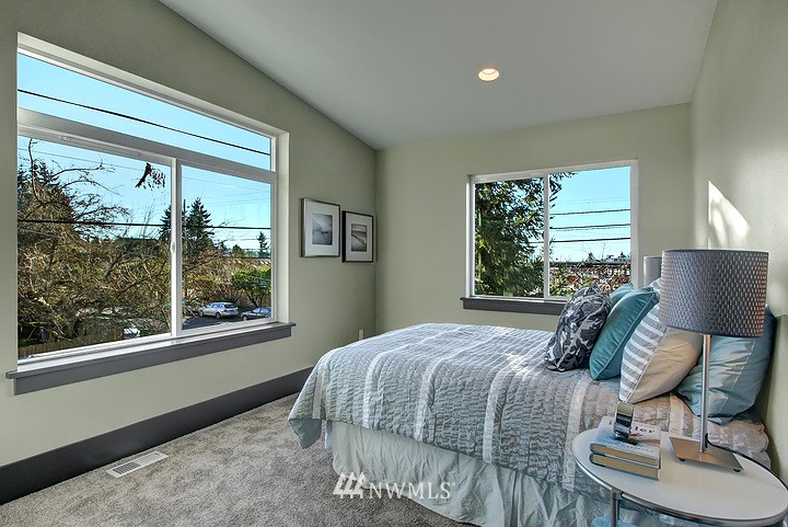 1324 North 100th Street Seattle, WA 98133 - Photo 15 of 20