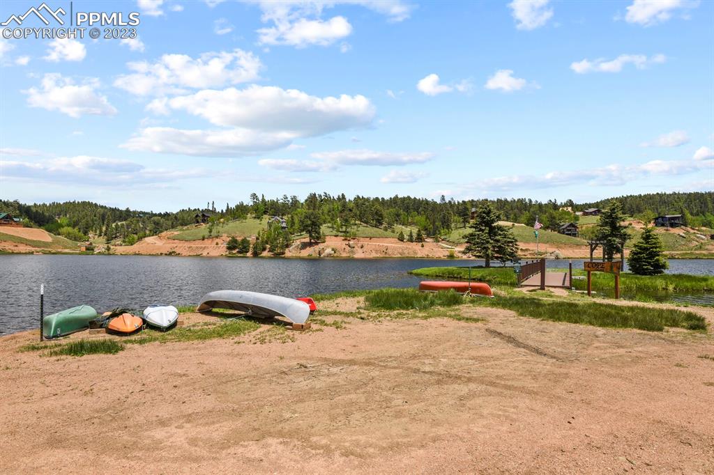 286 Ridge Road Divide, CO 80814 - Photo 19 of 27 a view of a lake with houses in the back