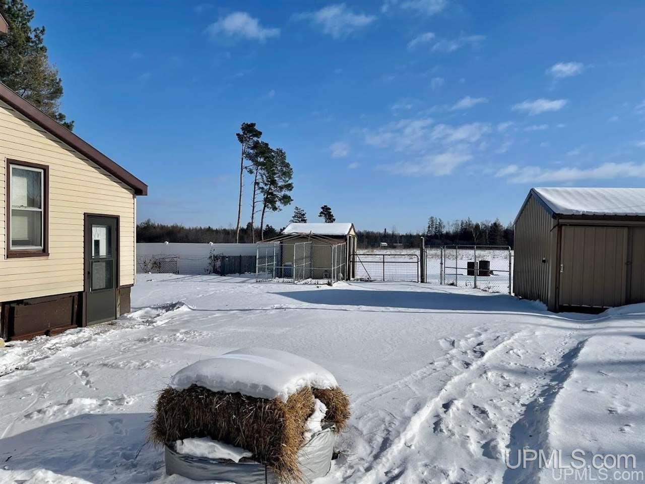 8310 Co Road Cornell, MI 49818 - Photo 8 of 32