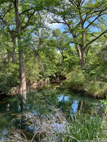 $985,000 | 412 Lebouf Road, Utopia, TX 78884