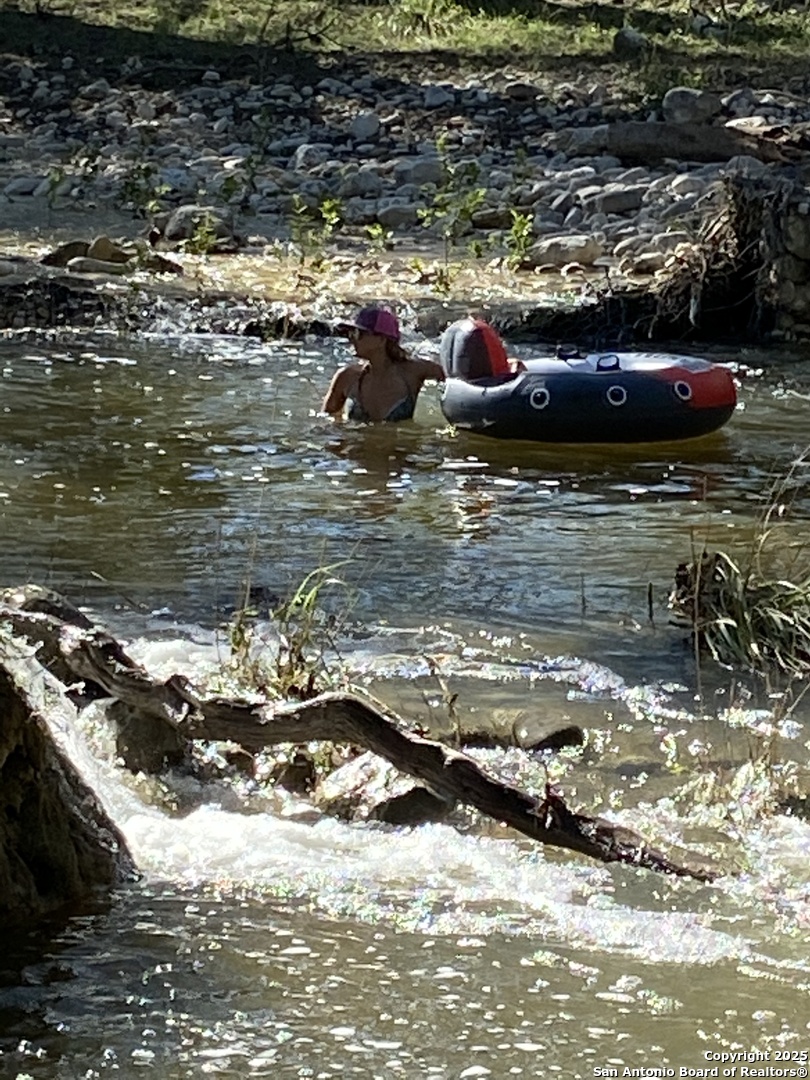 412 Lebouf Road Utopia, TX 78884 - Photo 5 of 42