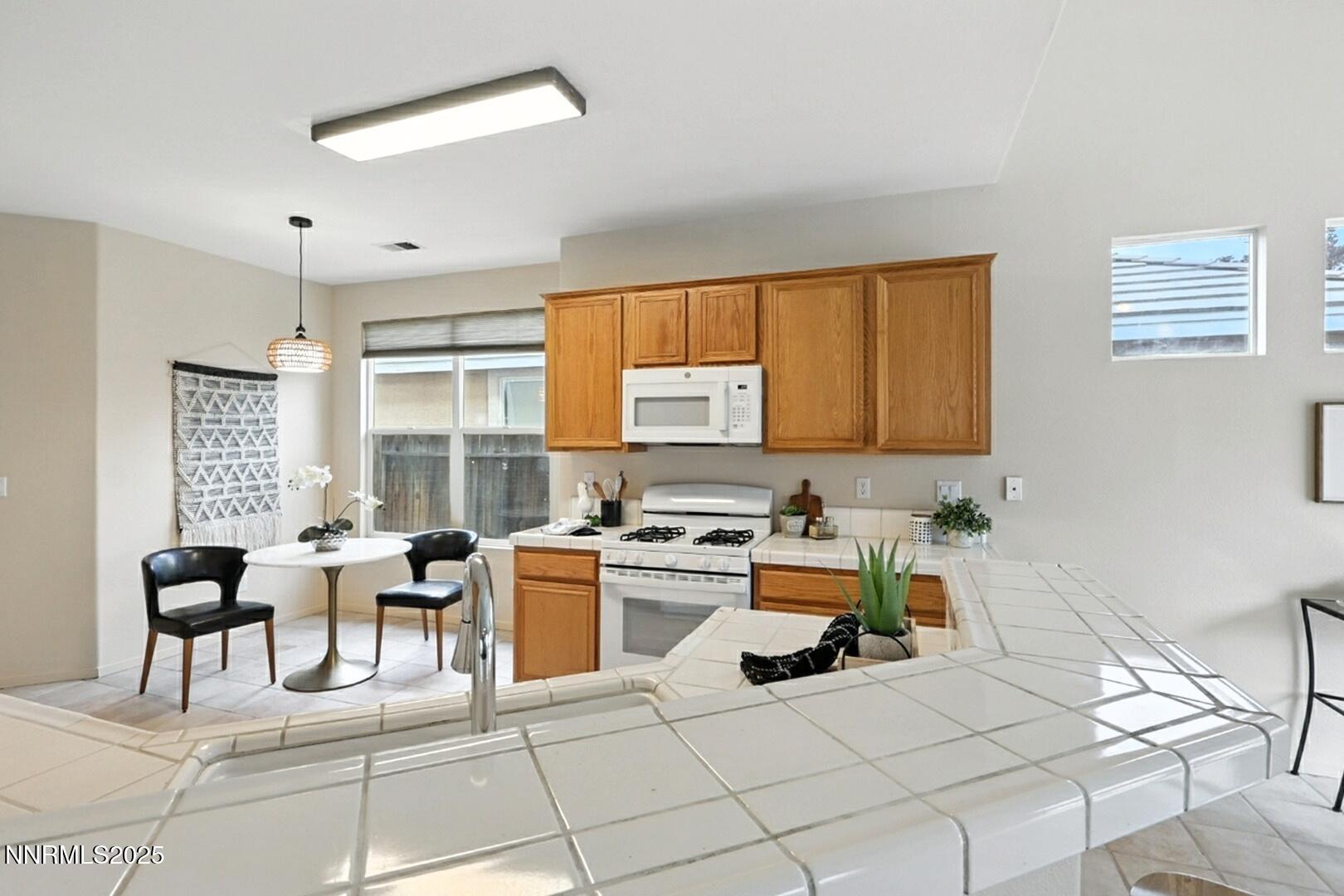 9618 Truckee Meadows Place Reno, NV 89521 - Photo 12 of 36 Kitchen