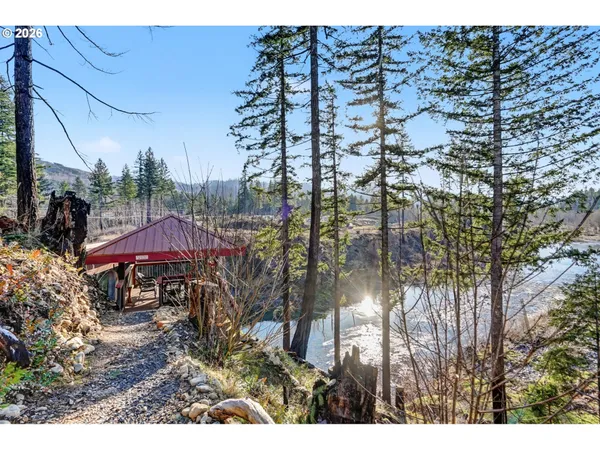 $939,900 | 32365 North Fork Road, Lyons, OR 97358