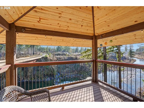 $939,900 | 32365 North Fork Road, Lyons, OR 97358