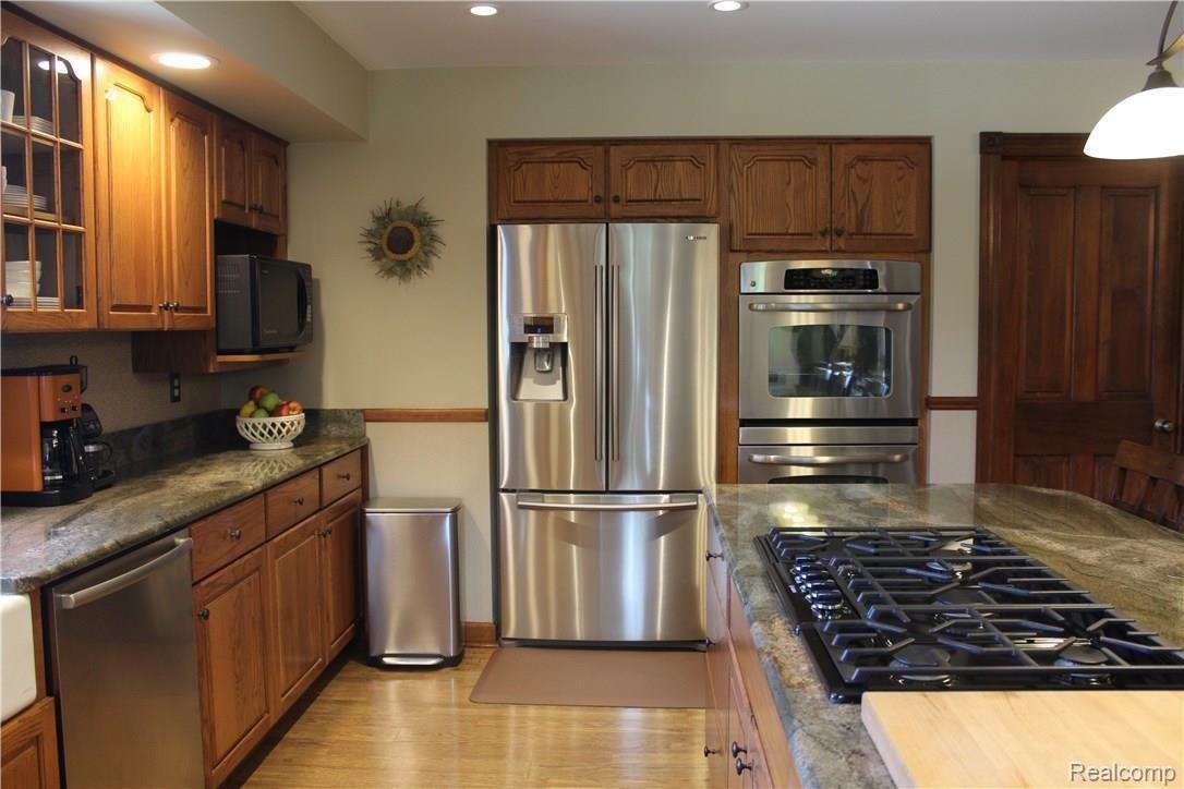 16163 Bak Road Belleville, MI 48111 - Photo 22 of 62 IMG_1026.JPG