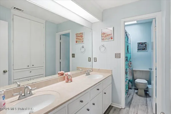 $207,000 | 19 Lake Barnett Drive, Brandon, MS 39047