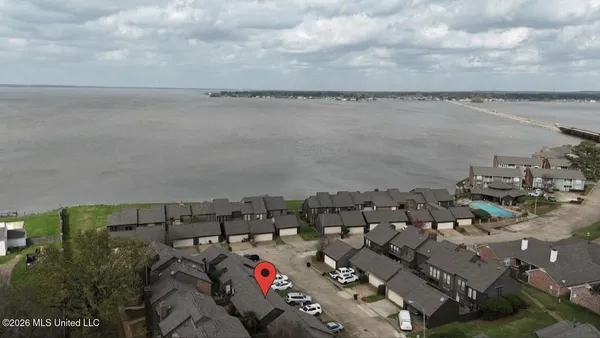 $207,000 | 19 Lake Barnett Drive, Brandon, MS 39047