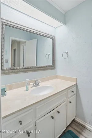 $207,000 | 19 Lake Barnett Drive, Brandon, MS 39047