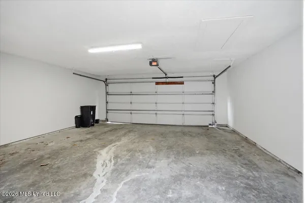 $207,000 | 19 Lake Barnett Drive, Brandon, MS 39047