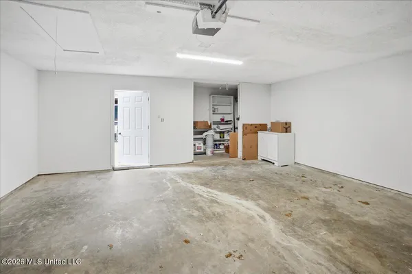 $207,000 | 19 Lake Barnett Drive, Brandon, MS 39047