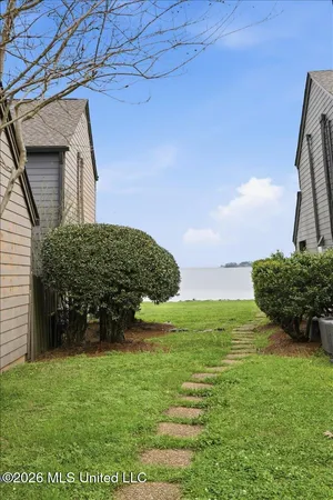 $207,000 | 19 Lake Barnett Drive, Brandon, MS 39047