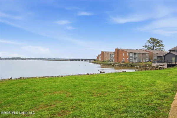 $207,000 | 19 Lake Barnett Drive, Brandon, MS 39047