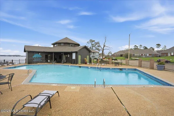 $207,000 | 19 Lake Barnett Drive, Brandon, MS 39047