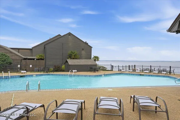 $207,000 | 19 Lake Barnett Drive, Brandon, MS 39047