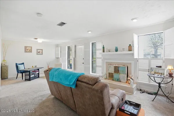 $207,000 | 19 Lake Barnett Drive, Brandon, MS 39047