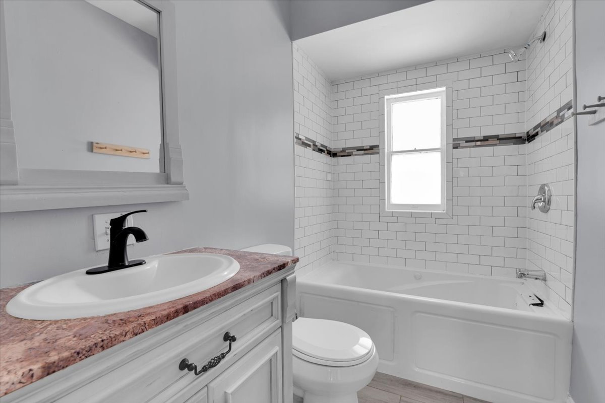 816 18th Street North Chicago, IL 60064 - Photo 12 of 25