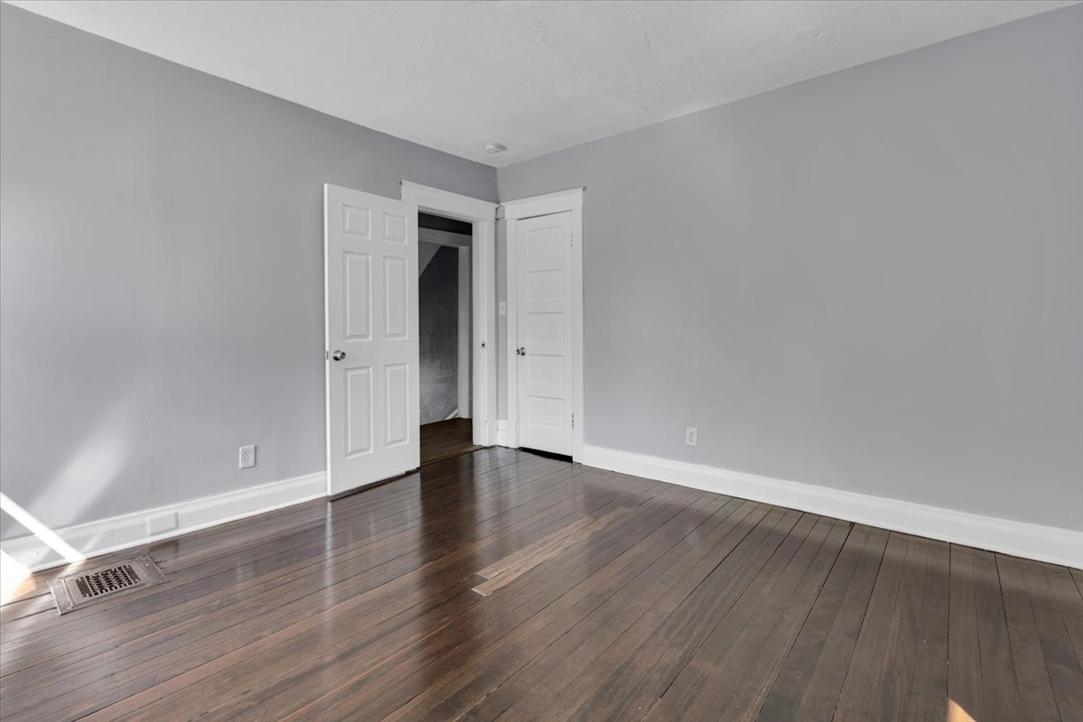 816 18th Street North Chicago, IL 60064 - Photo 16 of 25