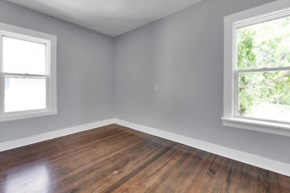 816 18th Street North Chicago, IL 60064 - Photo 19 of 25