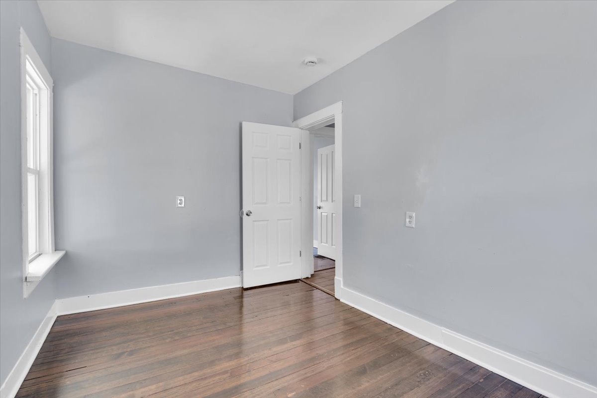 816 18th Street North Chicago, IL 60064 - Photo 20 of 25