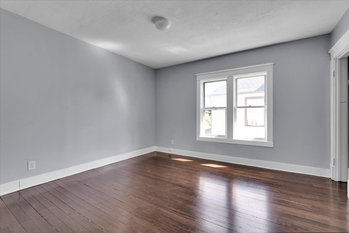 816 18th Street North Chicago, IL 60064 - Photo 22 of 25