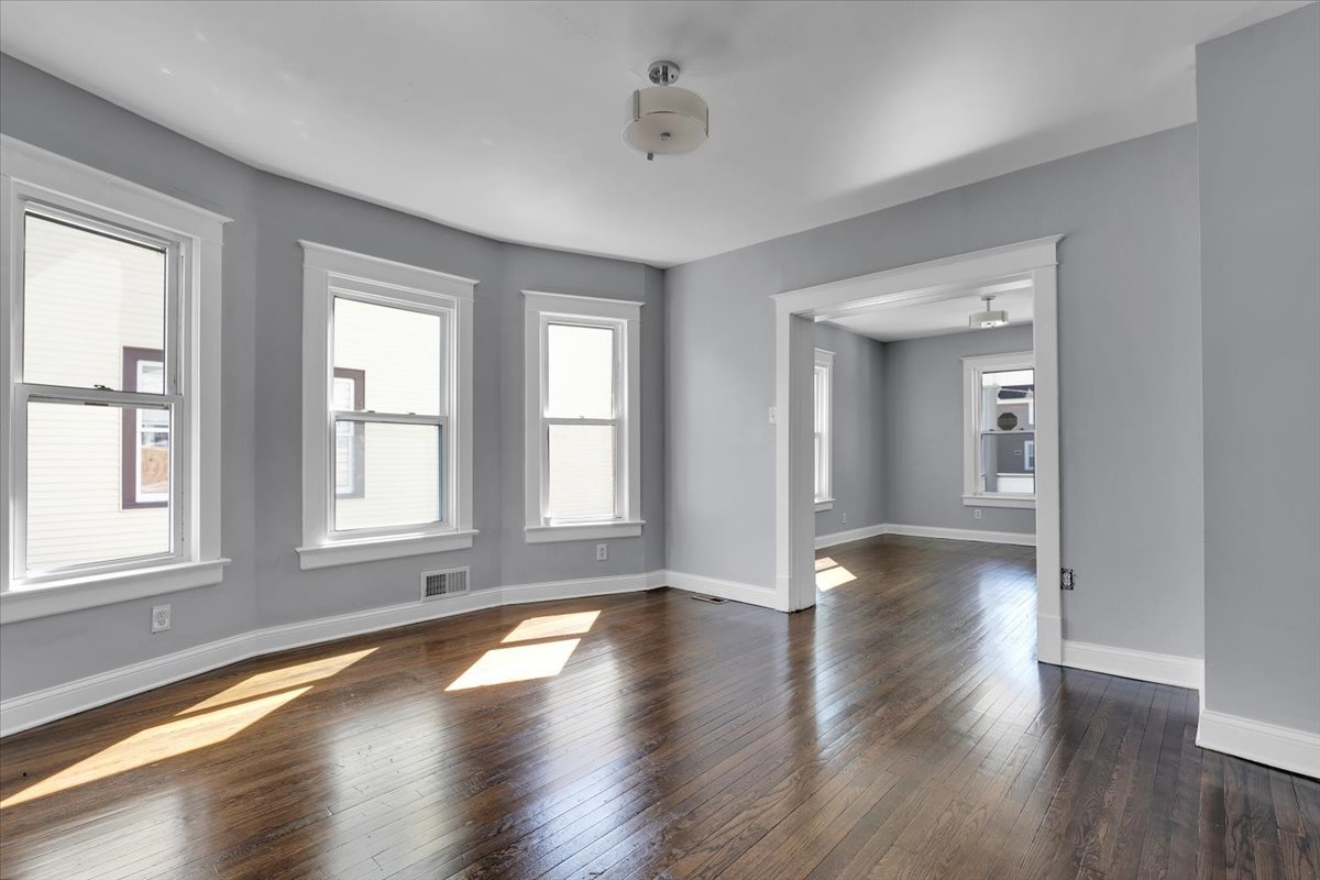 816 18th Street North Chicago, IL 60064 - Photo 8 of 25