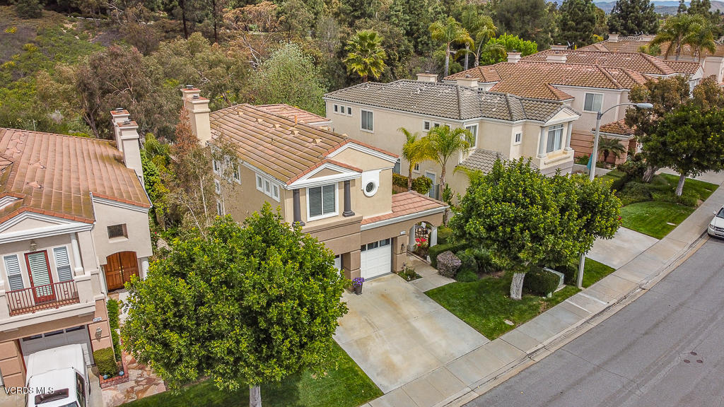 11249 Shadyridge Road Moorpark, CA 93021 - Photo 46 of 48 a front view of a house with a garden