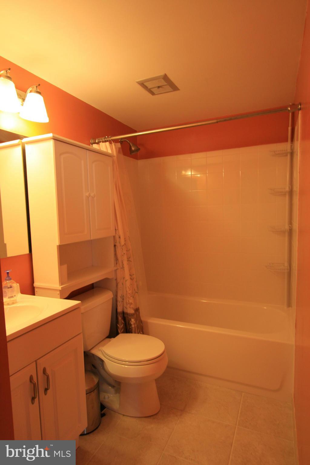 6250 Edsall Road, Unit 304 Alexandria, VA 22312 - Photo 11 of 18 Bath