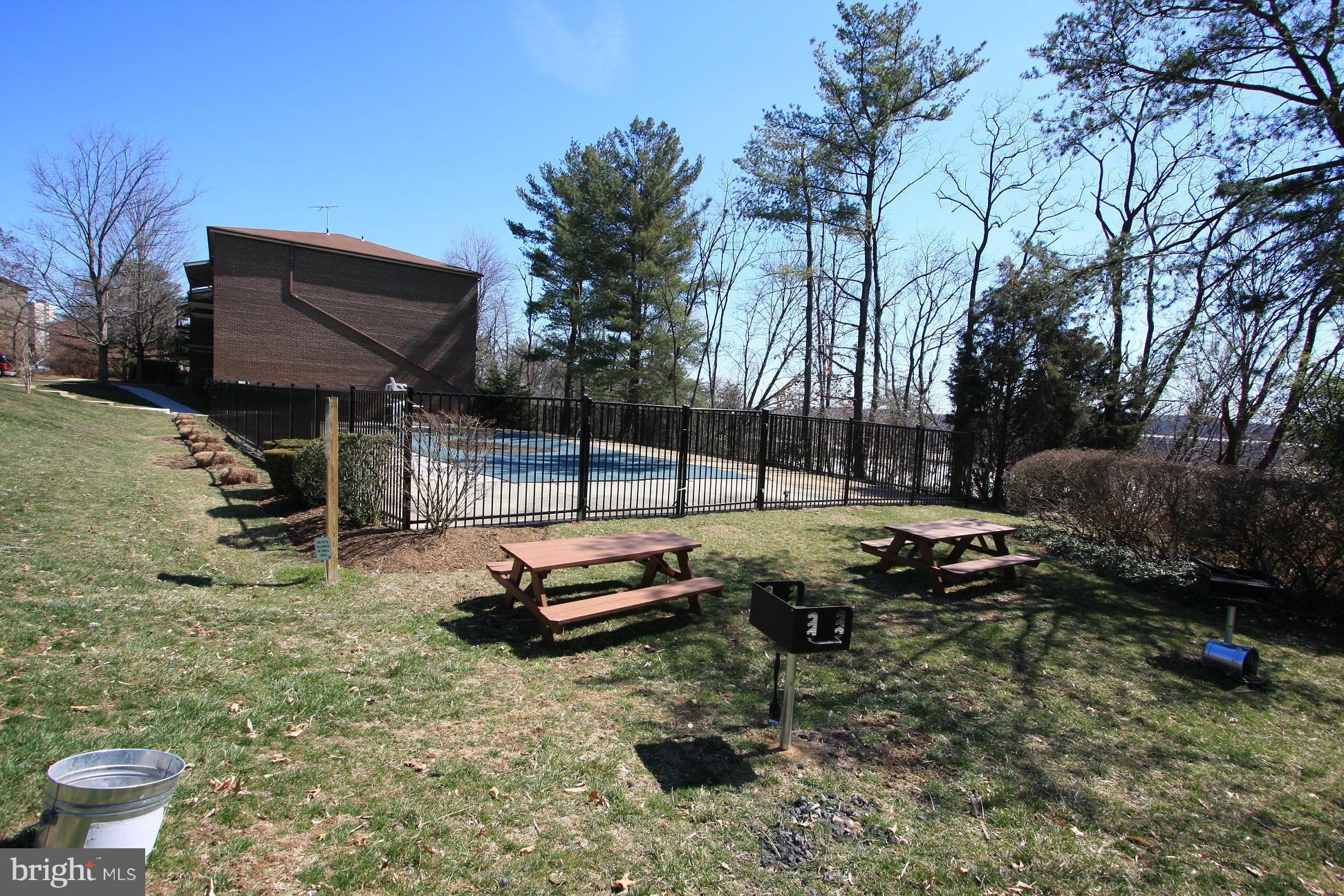 6250 Edsall Road, Unit 304 Alexandria, VA 22312 - Photo 17 of 18 Community