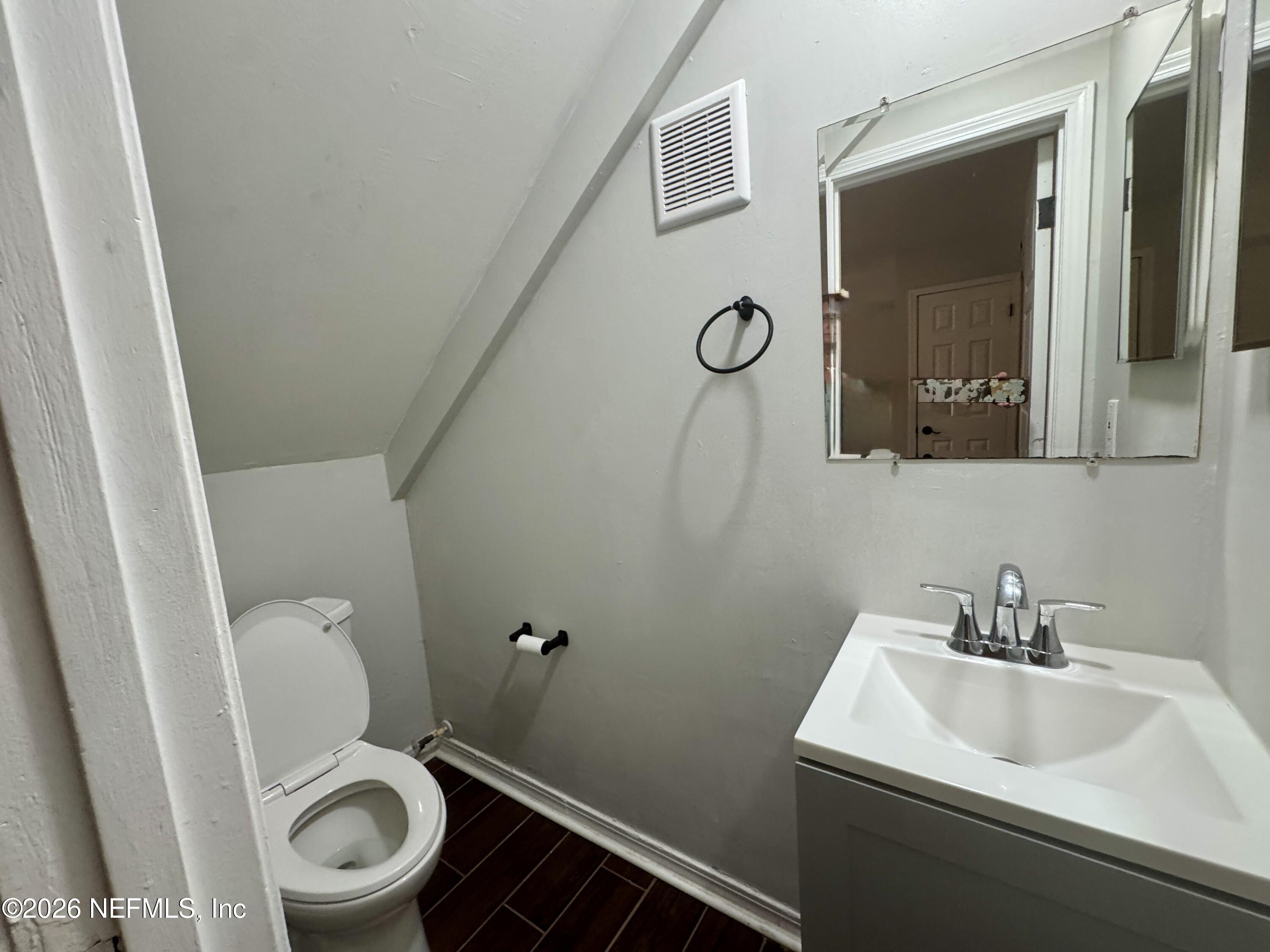 707 Rainer Road, Unit 9 Baldwin, FL 32234 - Photo 4 of 9 Half bath off of living room
