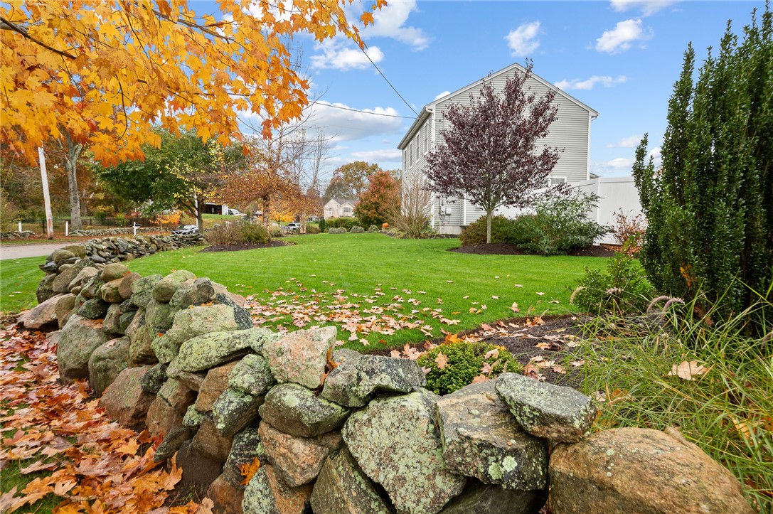 47 Fieldstone Way Westerly, RI 02891 - Photo 3 of 20 Gallery Image 3