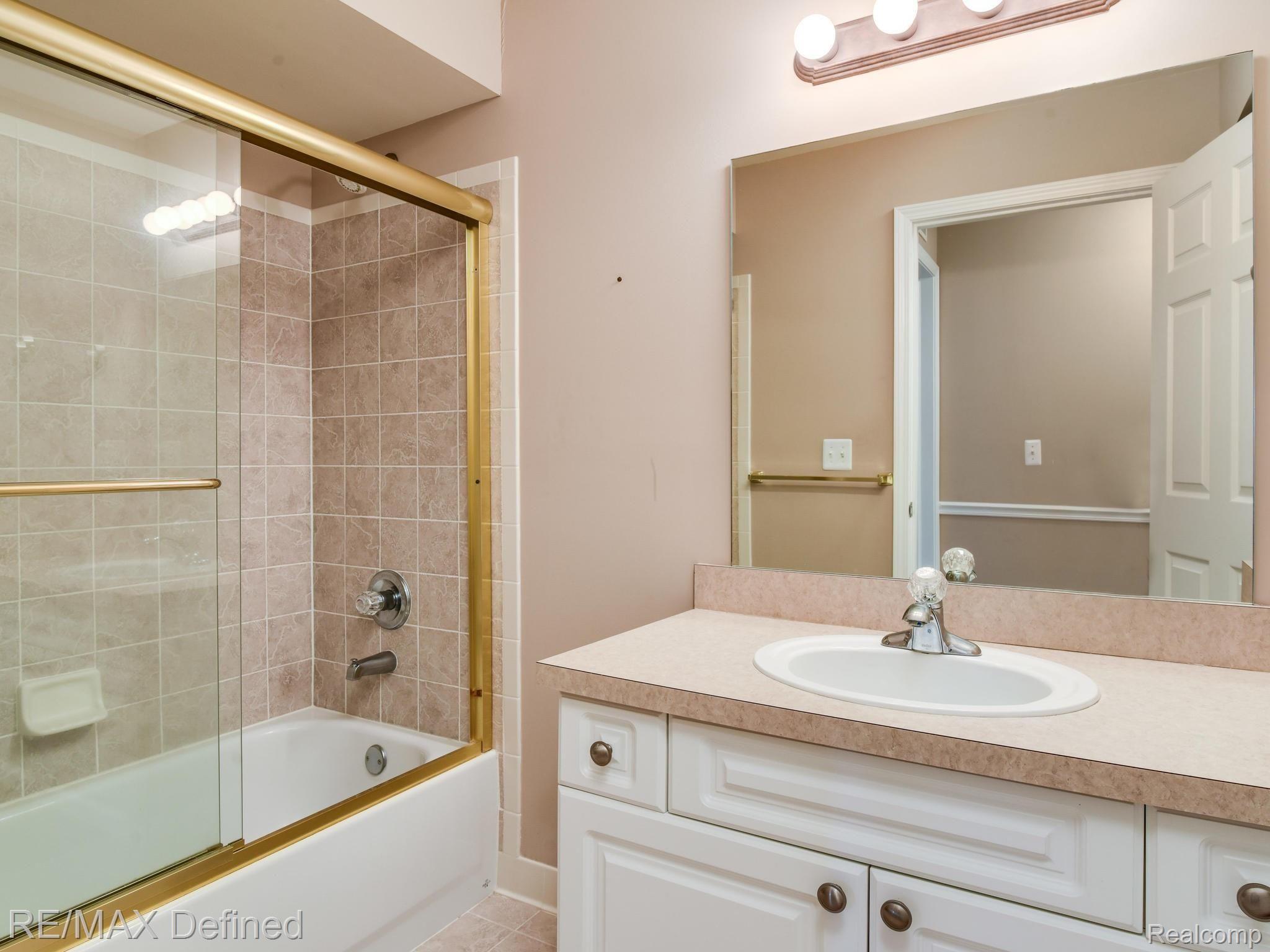 3581 Tremonte Circle Rochester, MI 48306 - Photo 16 of 21 There is a spacious second full bathroom with tiled shower!