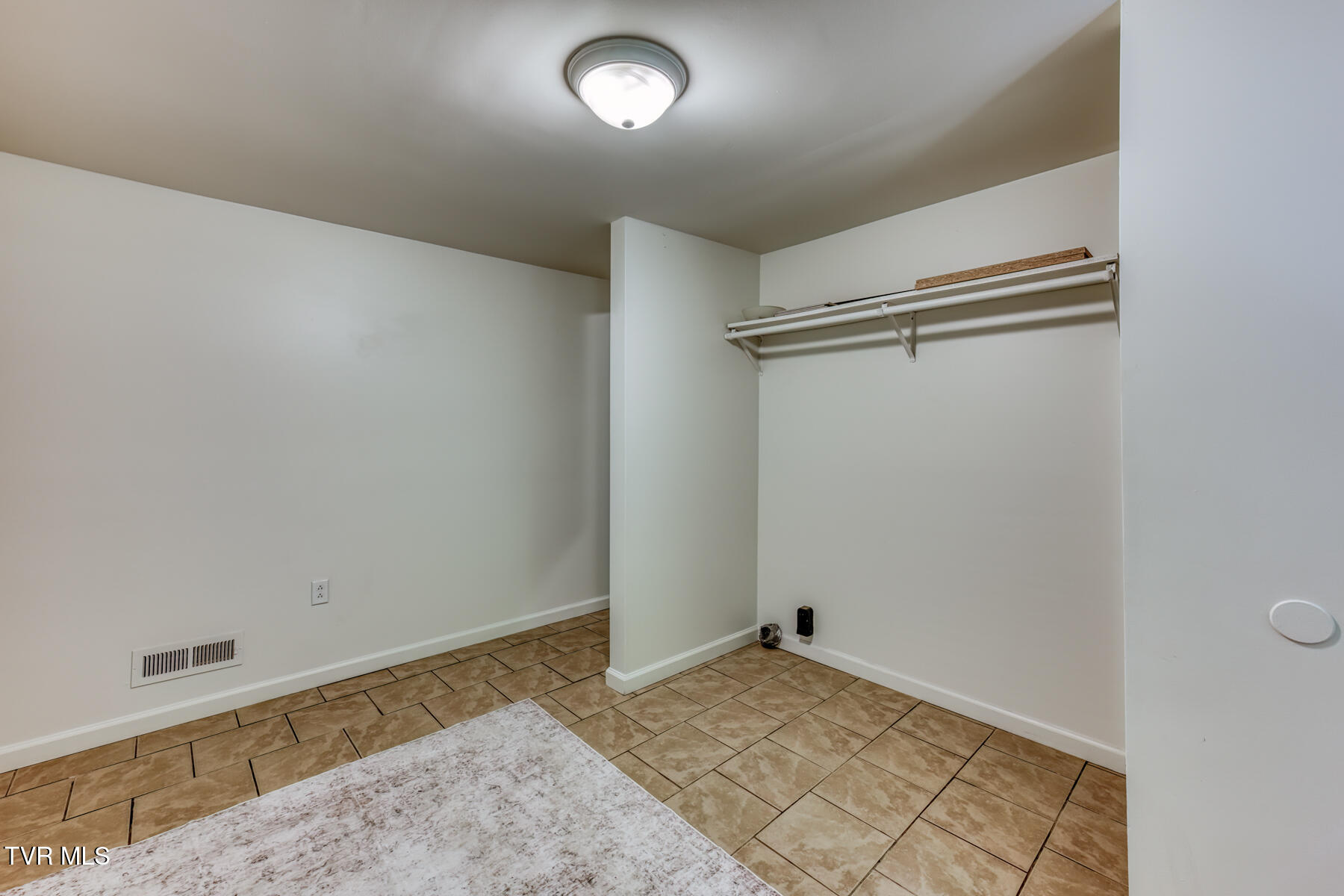 1403 Rock Rose Road Bristol, TN 37620 - Photo 26 of 34 Laundry
