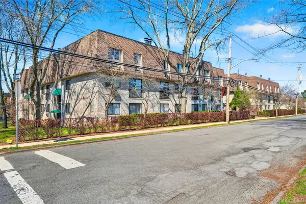 $525,000 | 24 Carhart Avenue, Unit 211, White Plains, NY 10605