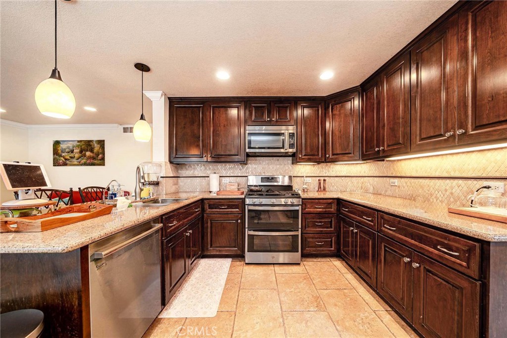 141 Meadowcreek Road Brea, CA 92821 - Photo 14 of 42 Gallery Image 14