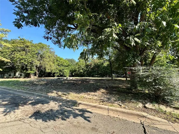 $10,000 | 358 13th Street Southwest, Paris, TX 75460