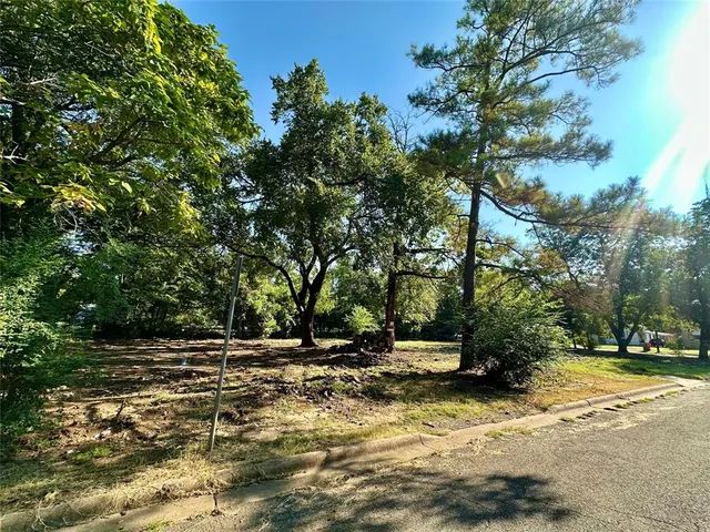 $10,000 | 358 13th Street Southwest, Paris, TX 75460