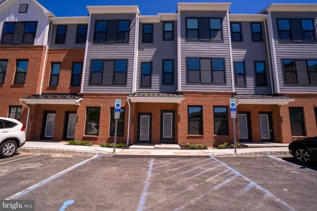 $3,300 | 507 Reading Court, Princeton Junction, NJ 08540