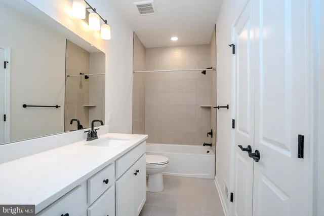 $3,300 | 507 Reading Court, Princeton Junction, NJ 08540