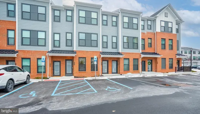 $3,300 | 507 Reading Court, Princeton Junction, NJ 08540