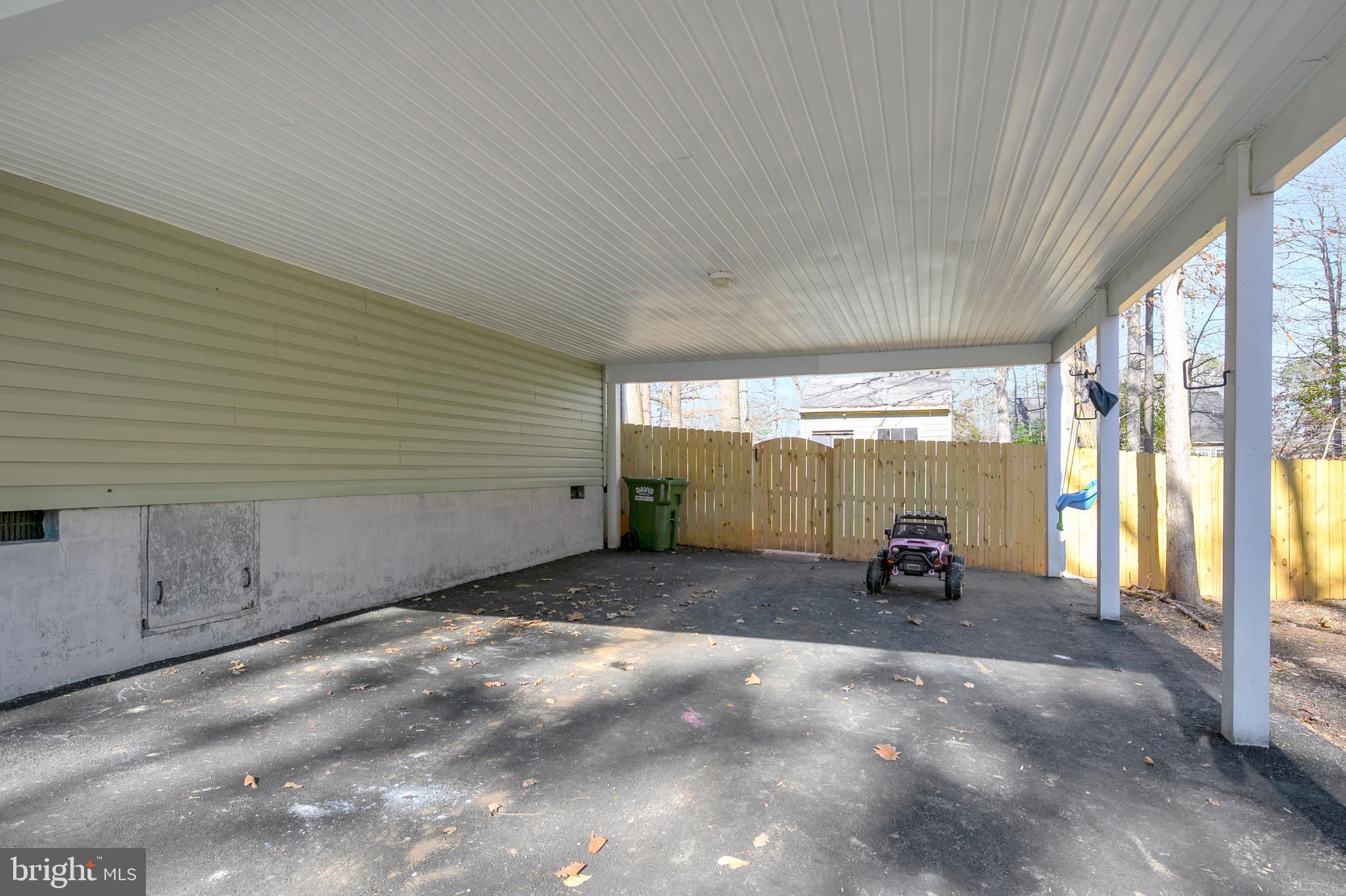 28 Benner Loop Ruther Glen, VA 22546 - Photo 22 of 54 a view of a big room with windows
