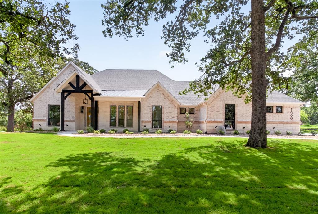 126 Champions Way Azle, TX 76020 - Photo 3 of 40