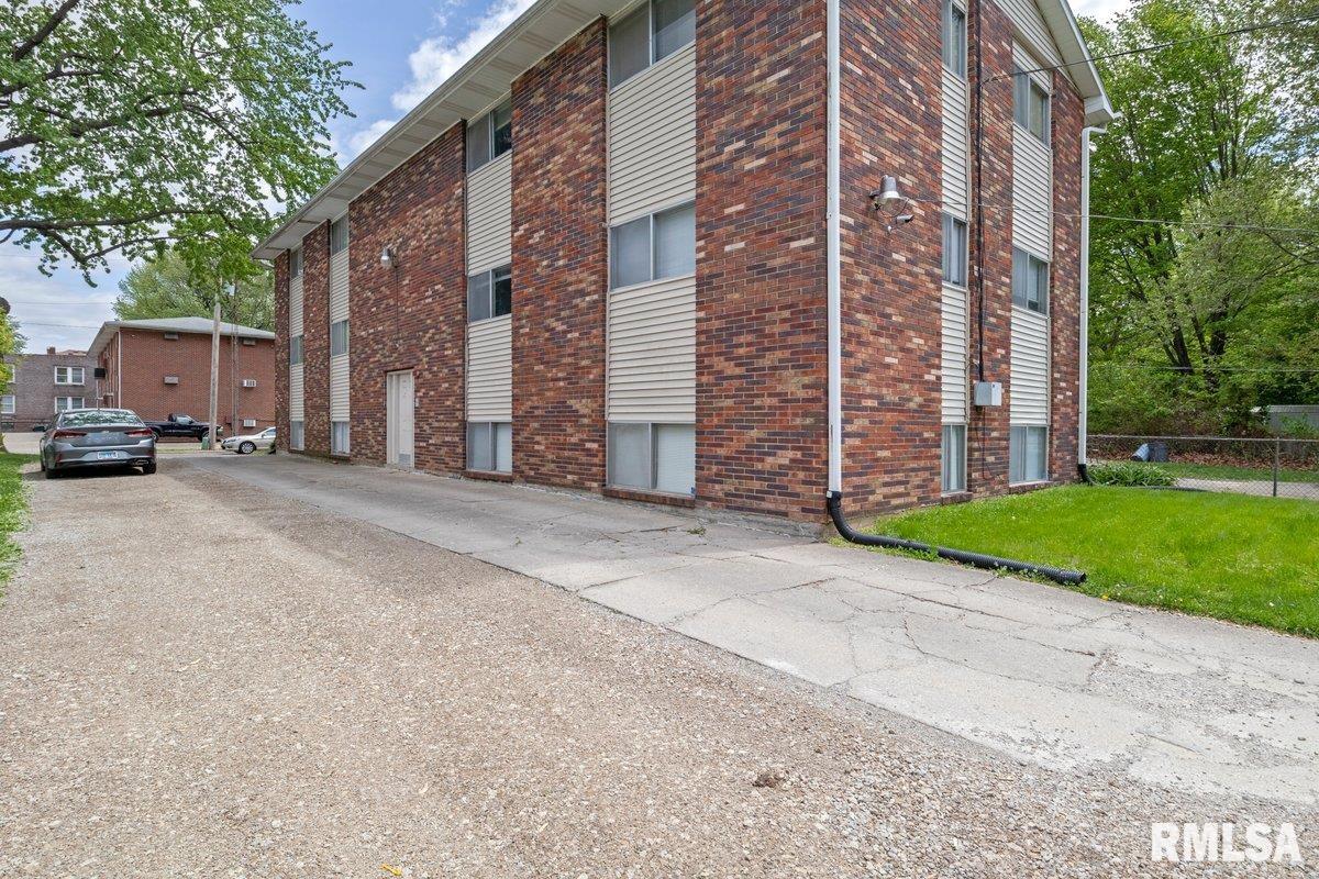 625 New Street Springfield, IL 62704 - Photo 1 of 6