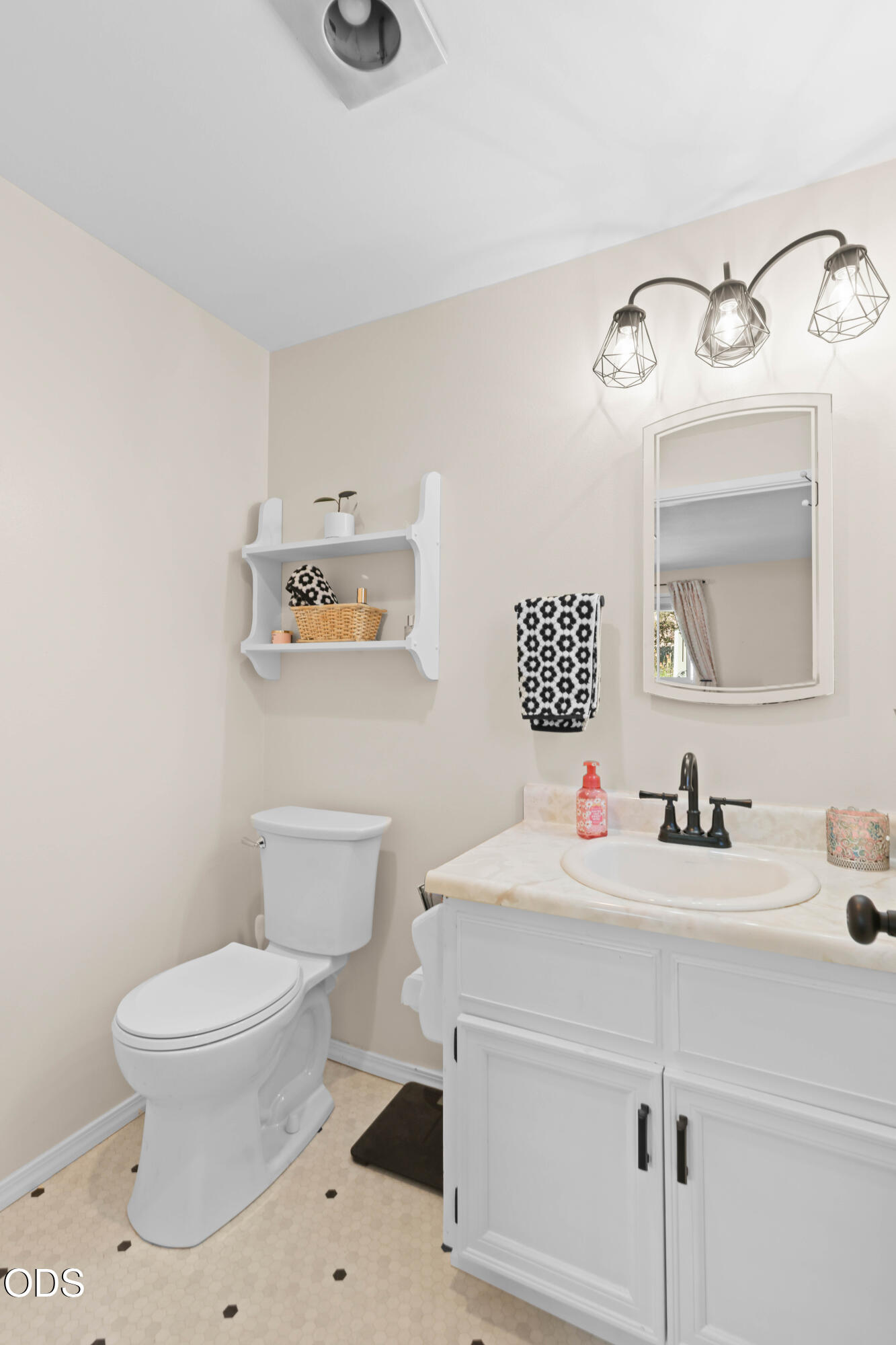 619 Kings Court Central Point, OR 97502 - Photo 13 of 28